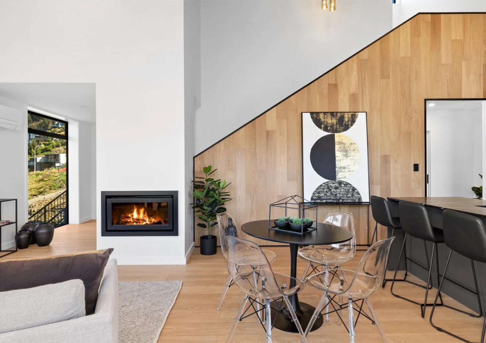 SnowyPlaceApartments_0010_MAIN FIREPLACE