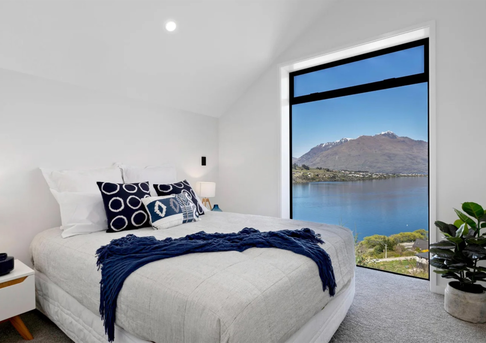 SnowyPlaceApartments_0014_BDRM UPSTAIRS