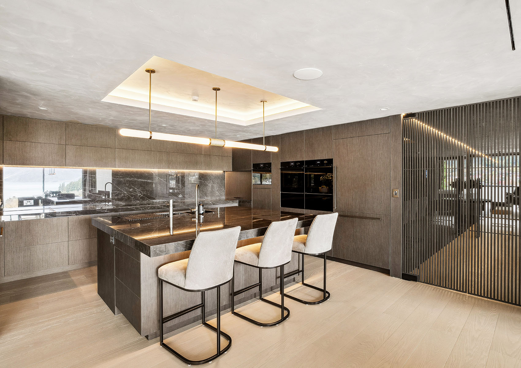 HoweConstruction_PenthouseSuite_14