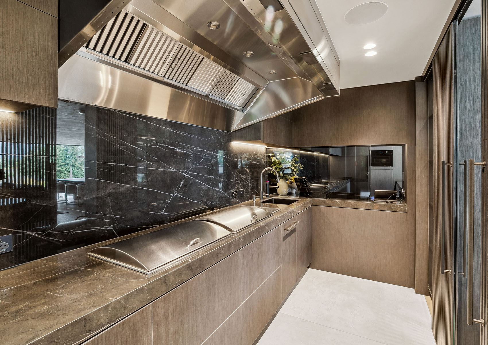 HoweConstruction_PenthouseSuite_9