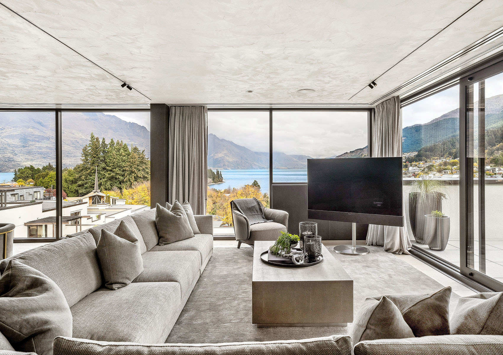 HoweConstruction_PenthouseSuite_11