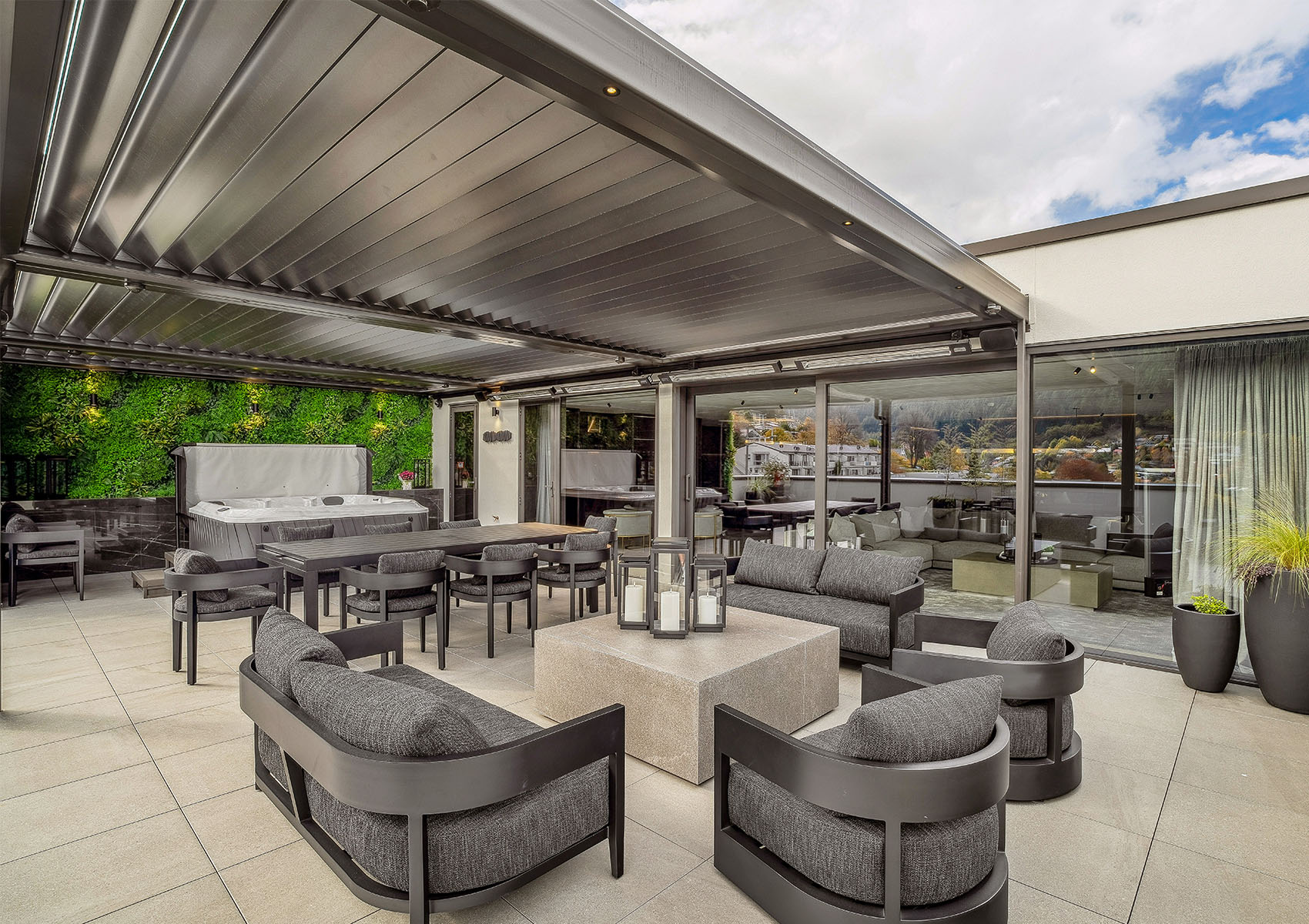 HoweConstruction_PenthouseSuite